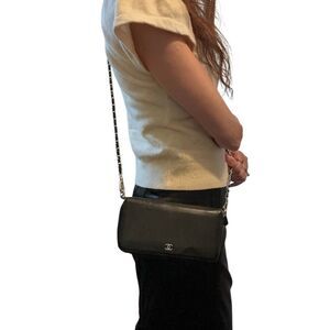 CHANEL Elegant Black Wallet